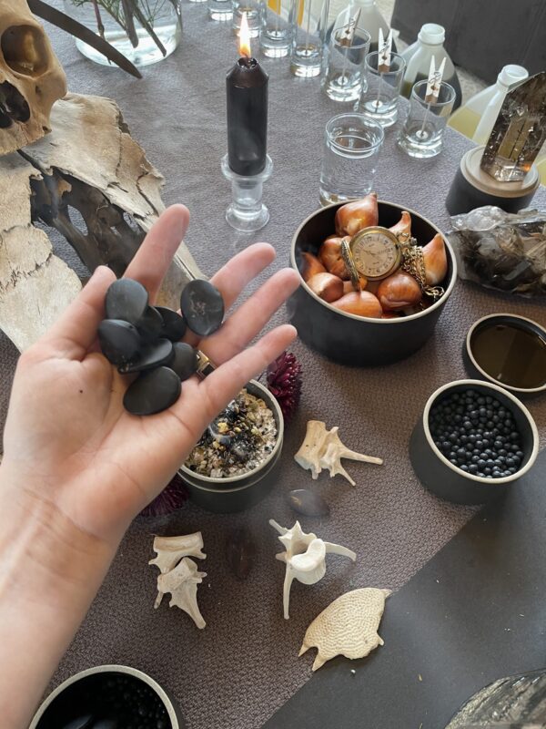 Saturn in Capricorn onyx consecration oil powder incense Saturn in Capricorn onyx consecration oil powder incense