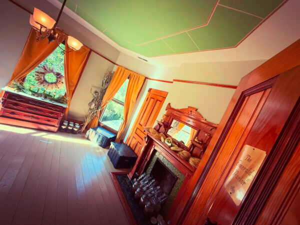 Spica Emerald Parlor Door Horizontal Spica Emerald Parlor Door Horizontal